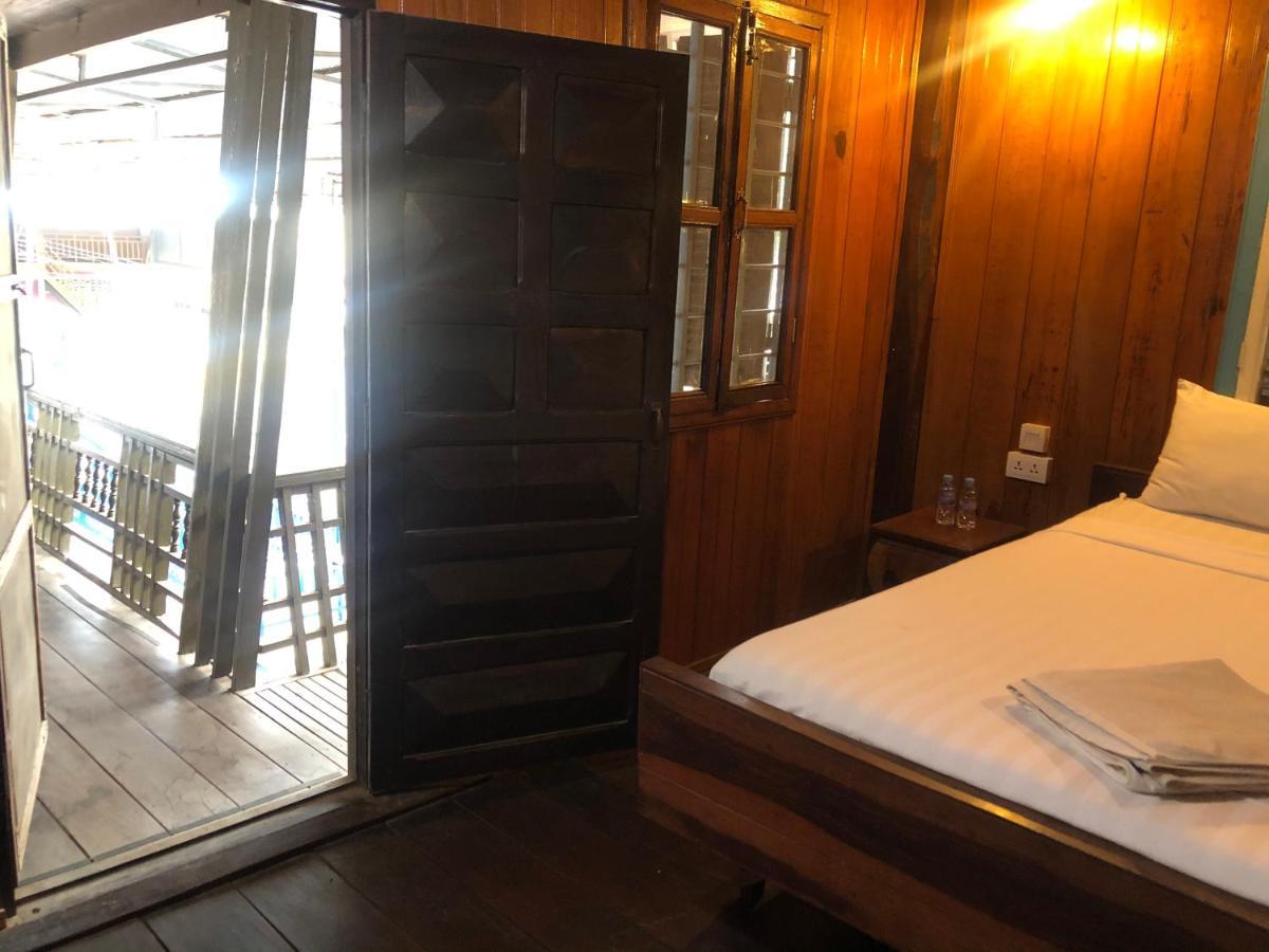 Nomad Guesthouse Kratie Ngoại thất bức ảnh