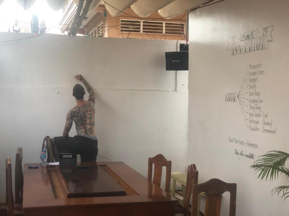 Nomad Guesthouse Kratie Ngoại thất bức ảnh