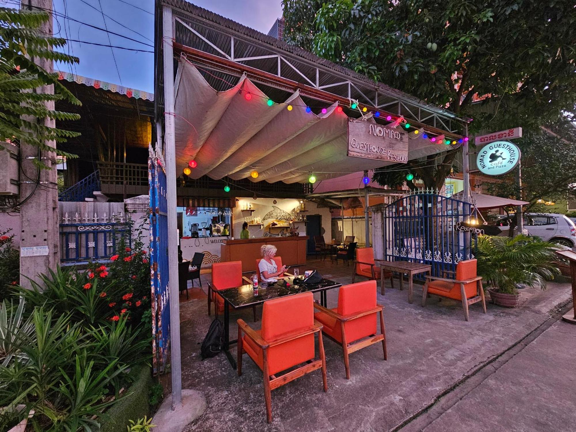 Nomad Guesthouse Kratie Ngoại thất bức ảnh
